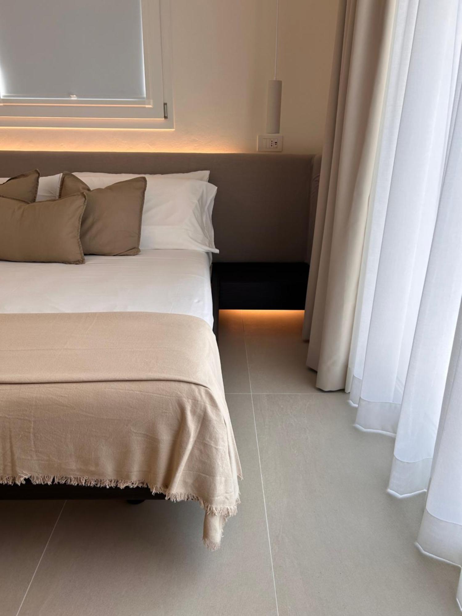 Vireo Rooms Santa Maria Navarrese Eksteriør bilde